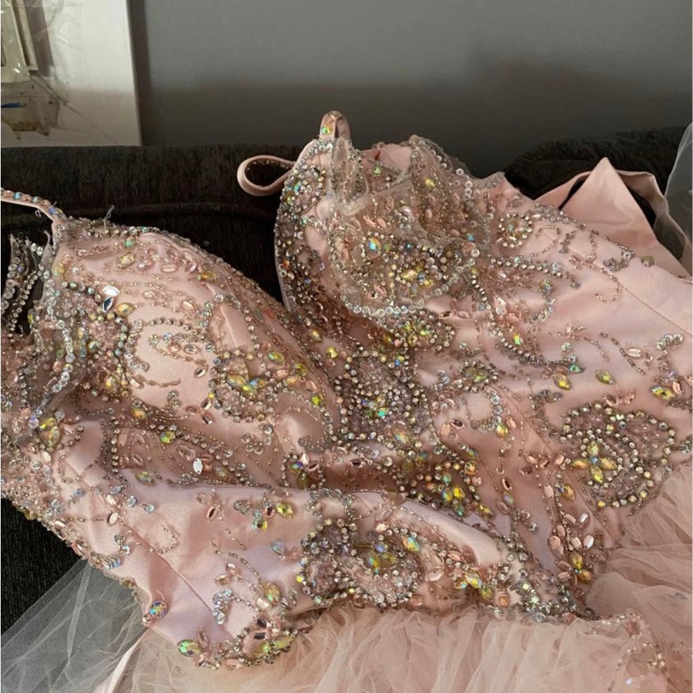 Sweet 16 dress in good condition